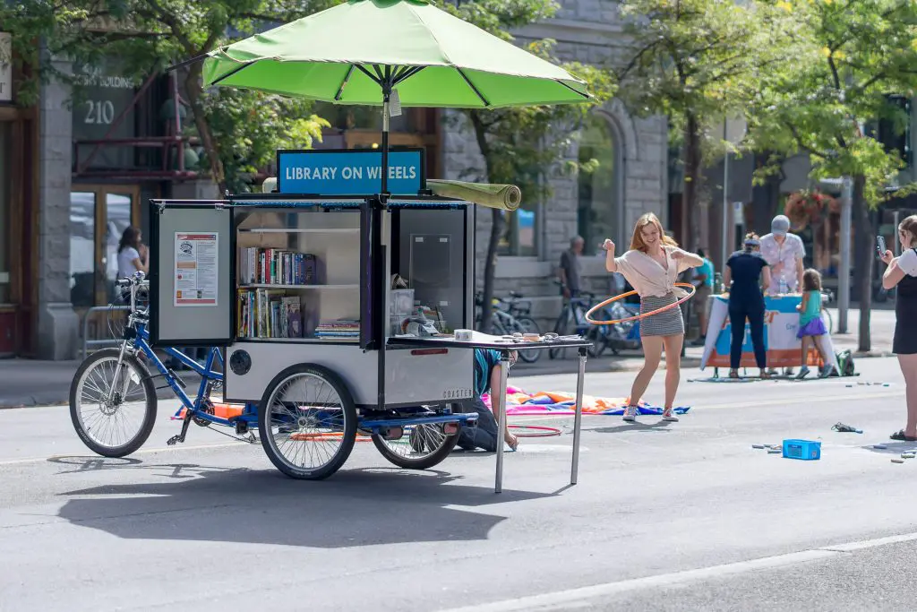 Accessibility Services 3 LOW Bike at Sunday on the Streets