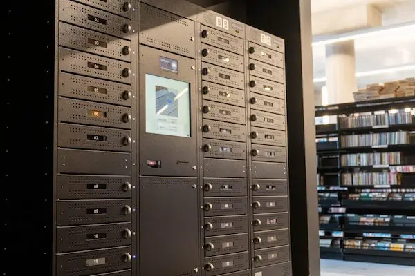 Computers & Wifi 1 laptop vending machine