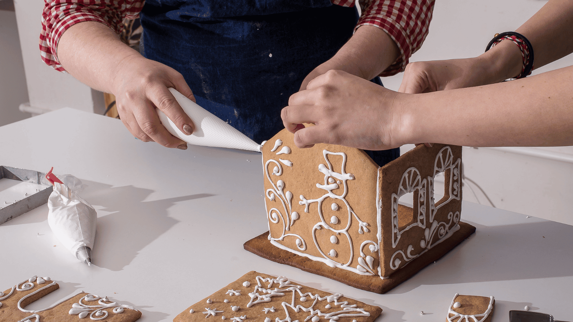 Teen Library Community Presents: Build Your Own Gingerbread House!