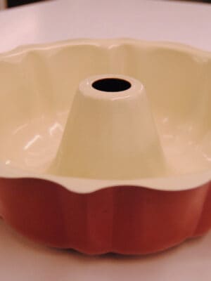 Bundt cake pan