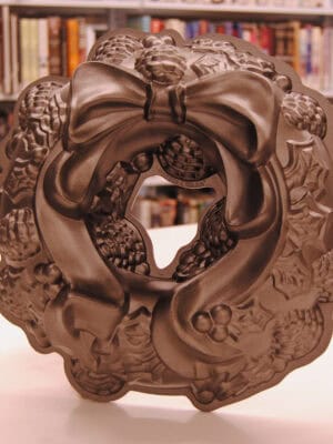 Christmas pinecones wreath bundt cake pan