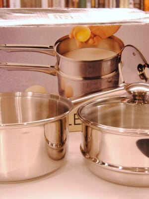 Double boiler--2 1/2 quart pan