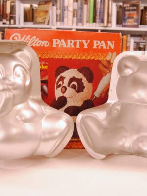 Panda bear cake pan (instructions included)